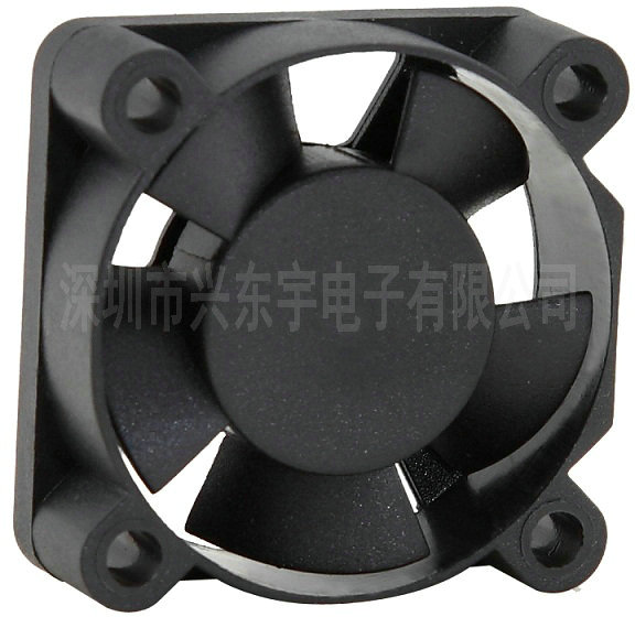 散熱風扇的轉(zhuǎn)速怎么調(diào)整？